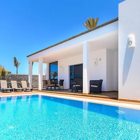 Ferienhaus In Marina Rubicon With Pool