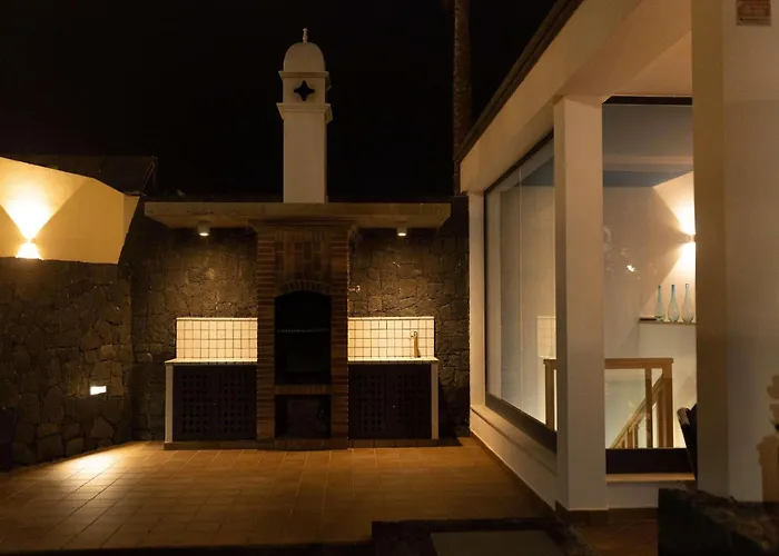 In Marina Rubicon With Pool Holiday home